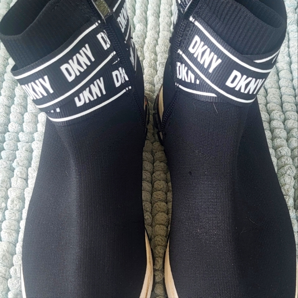 DKNY B&W sneakers
